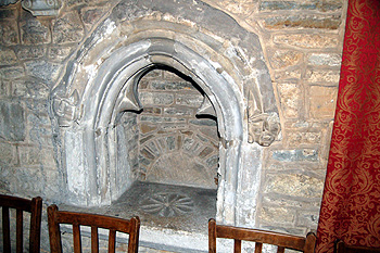 Piscina in the south aisle February 2012